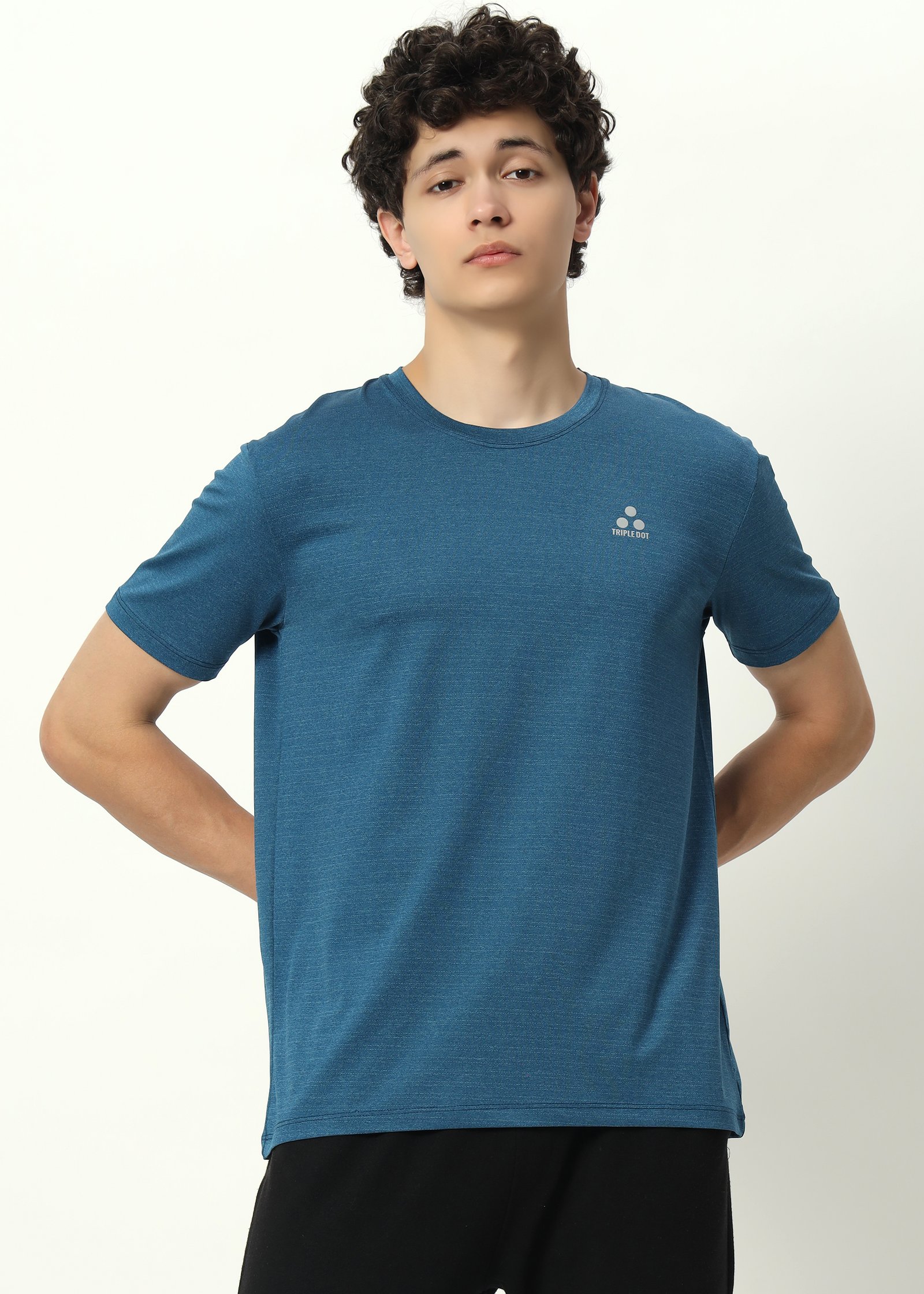 Triple Dot Men's Solid Navy Blue Polyester T-Shirt